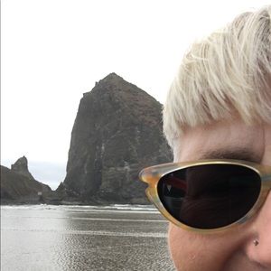 Meet your Posher, Virginia